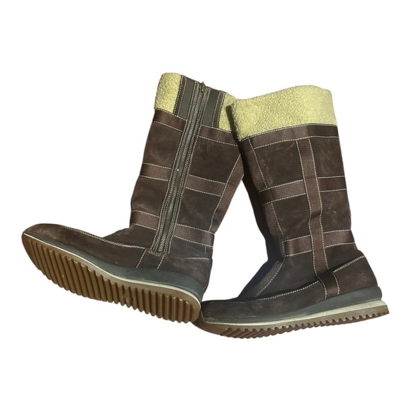 Timberland Women’s Tall Brown Suede Boots with Sherpa Trim Size 9M - Picture 3 of 7